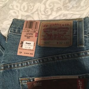 Men's New with tags Levi 505 jeans 32 x 30